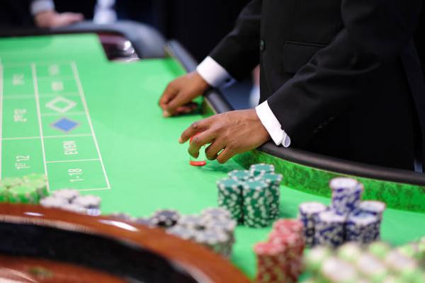 Find Live Dealer Games at a Singapore online casino for Gamers